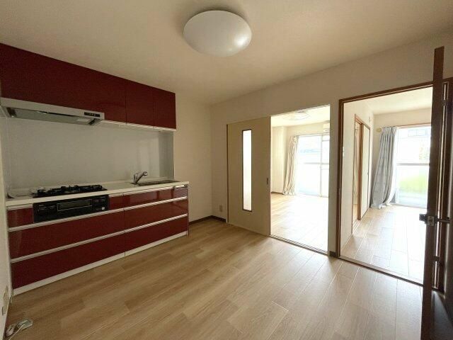 3DK Apartment for Rent in Sugito, Saitama - 4 Min Walk to Station - Thumbnail 3