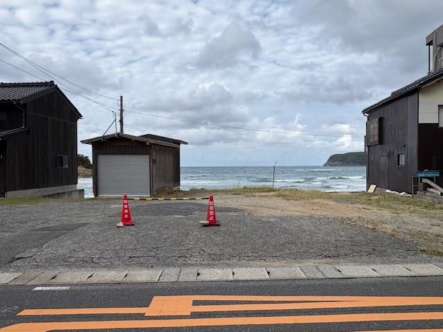 9DK House with Extra Land & Parking in Iwami, Tottori - Thumbnail 2