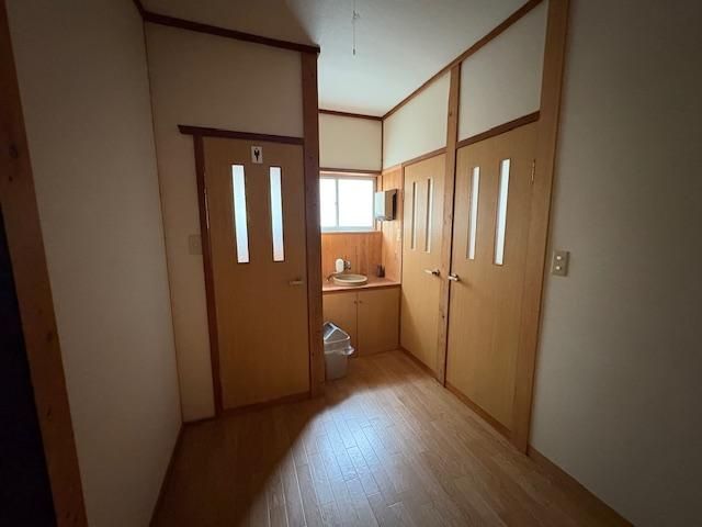 9DK House with Extra Land & Parking in Iwami, Tottori - Thumbnail 4