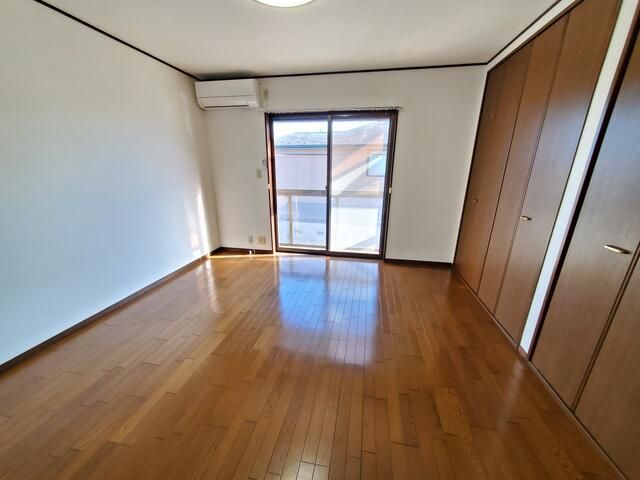 1K Apartment for Rent in Moroyama, Saitama – 27m² Near Higashi-Moro Station - Thumbnail 3
