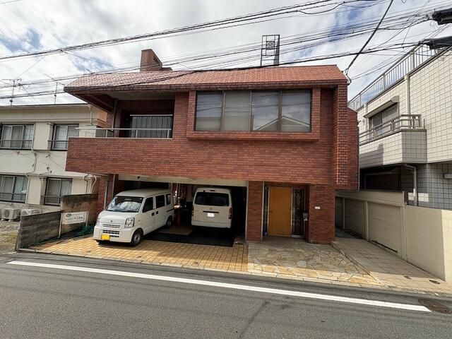 Office-Attached RC Residence for Sale in Setagaya, Tokyo - Thumbnail 2