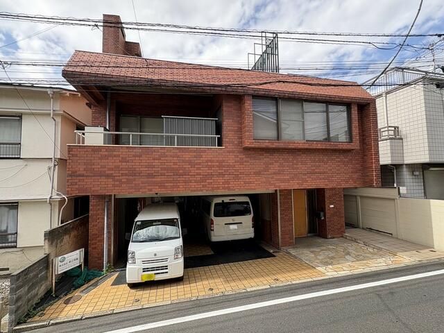 Office-Attached RC Residence for Sale in Setagaya, Tokyo - Thumbnail 4