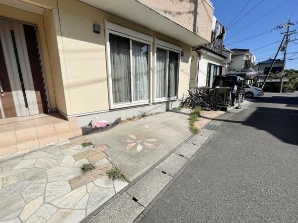 3LDK Detached House in Ayase, Kanagawa | 108 sqm Floor Area - Thumbnail 2