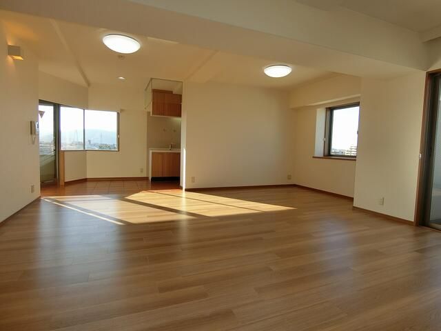 Twin Garden Ninomiya 3LDK Apartment for Rent in Fukui - Thumbnail 3