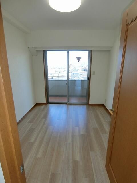 Twin Garden Ninomiya 3LDK Apartment for Rent in Fukui - Thumbnail 4