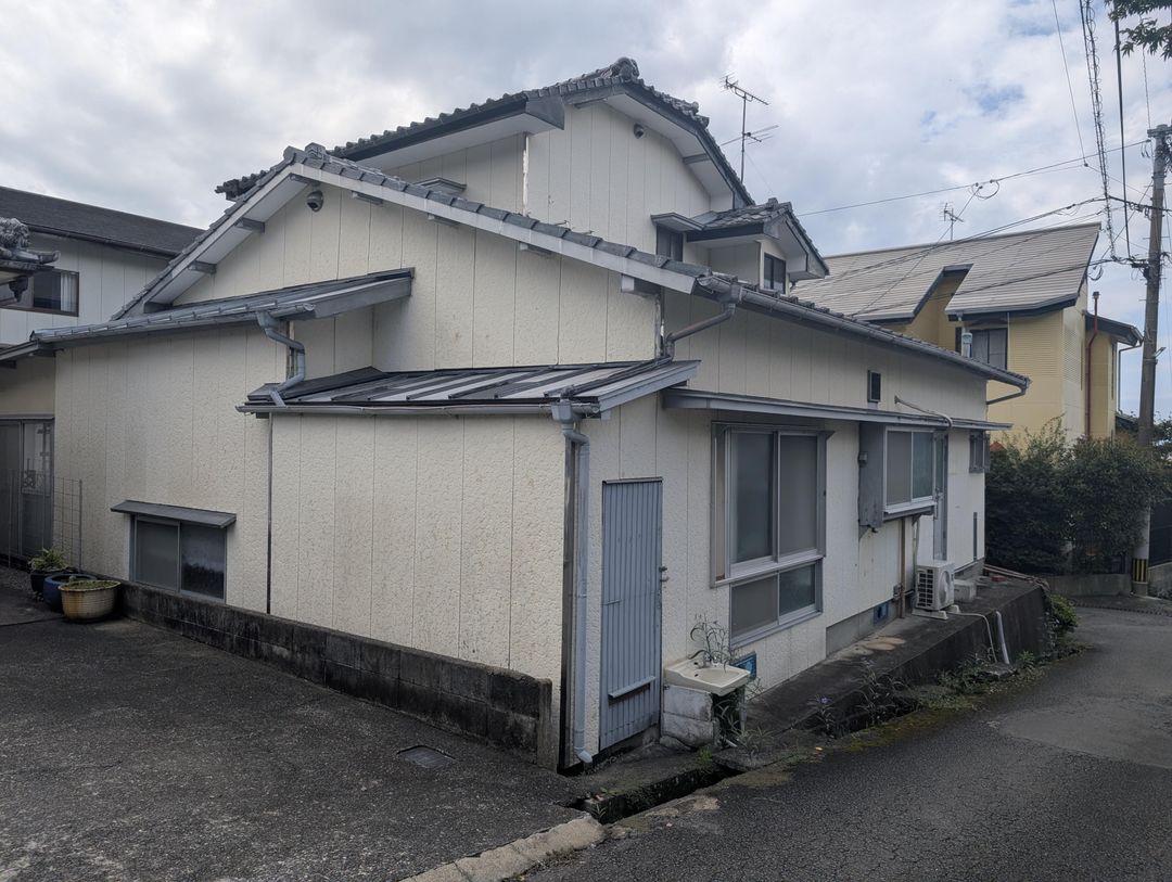 5DK Wooden House for Sale in Unzen City, Nagasaki - Main Image