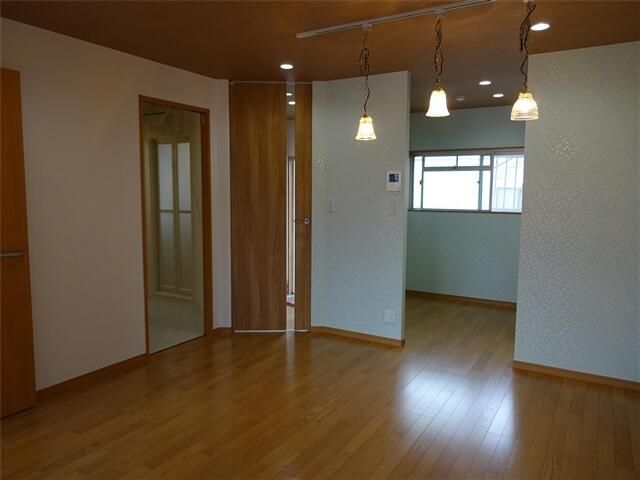 1LDK Apartment for Rent in Fussa City, Tokyo - Thumbnail 4