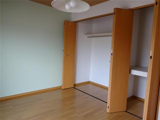 1LDK Apartment for Rent in Fussa City, Tokyo - Thumbnail 3