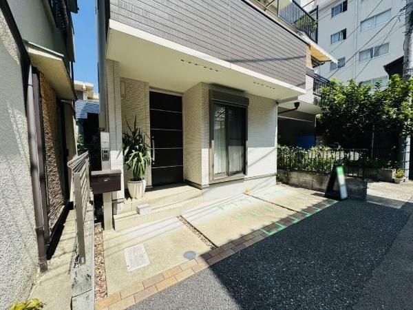 2017 Built 3LDK Detached House in Yotsuya, Shinjuku, Tokyo - Thumbnail 3
