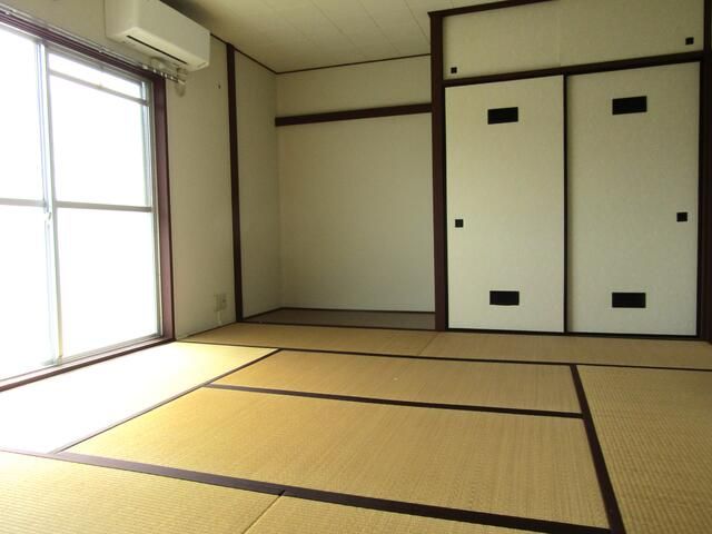 Rainbow House 3DK Apartment for Rent in Ichihara, Chiba - Thumbnail 2