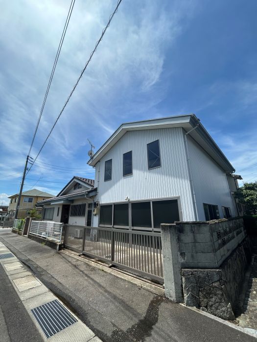 Spacious 2003 Detached House with Garage Lift in Takamatsu - Main Image
