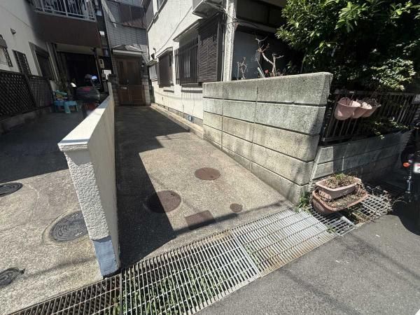 5DK Detached House for Sale in Kamikoshien, Nishinomiya - Thumbnail 3