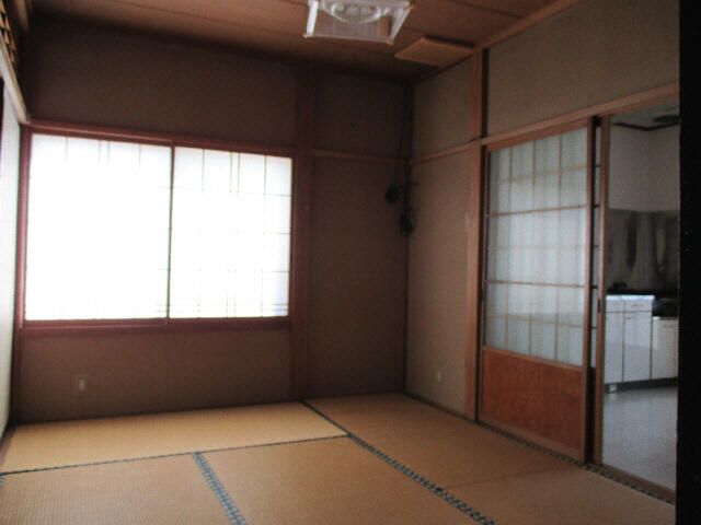 2DK Apartment for Rent Near Shinjo Station, Shinjo City, Yamagata - Thumbnail 4