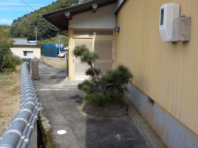 6LDK House with Field Space in Wakayama's Countryside - Thumbnail 4