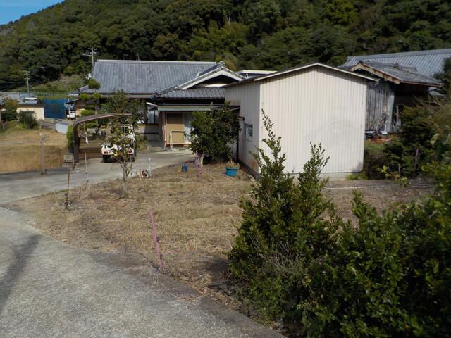 6LDK House with Field Space in Wakayama's Countryside - Thumbnail 3