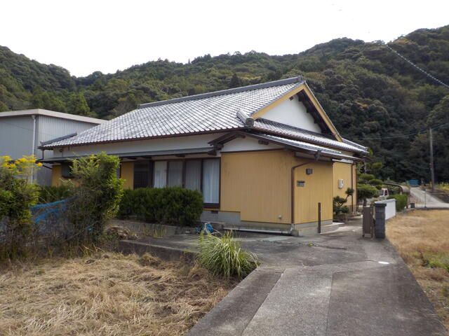 6LDK House with Field Space in Wakayama's Countryside - Thumbnail 2