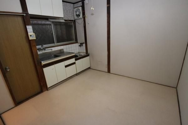 3K Terraced House for Sale in Toyonaka, Osaka - 650万円 - Thumbnail 2