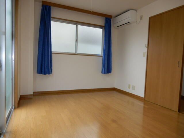 1K Apartment for Rent in Shinjuku, Tokyo - 19.95 sqm - Thumbnail 3