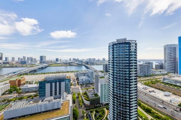 2LDK Apartment in Harumi, Chuo-ku, Tokyo - 72.95m² - Thumbnail 3