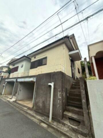 3LDK Detached House for Rent in Totsuka-ku, Yokohama - Image 1