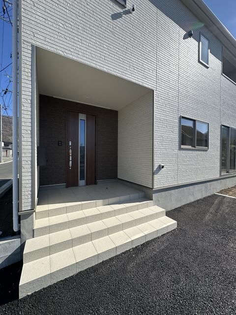 New 4LDK House with Seismic & Vibration Control in Kofu, Yamanashi - Thumbnail 2