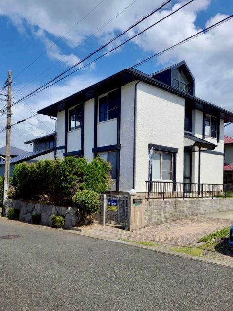 Renovated 5SLDK House in Kitakyushu's Aobadai with Park Views - Image 7