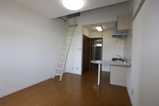 One-Room Apartment for Rent in Takaoka, Toyama - 26.58 m² - Thumbnail 2