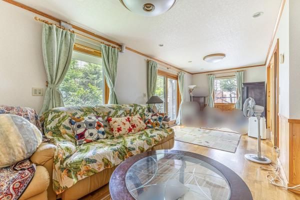 Custom Sweden House in Nerima, Tokyo | 4SLDK on 241 sqm Land - Image 22