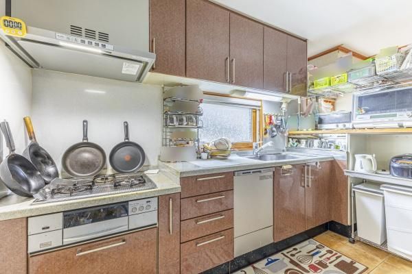 Custom Sweden House in Nerima, Tokyo | 4SLDK on 241 sqm Land - Image 19