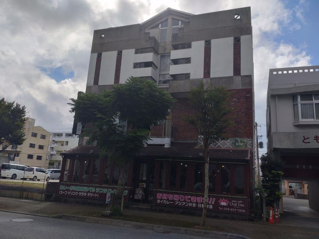 Shop with Residence for Sale in Naha, Okinawa - 572 sqm Building - Thumbnail 2