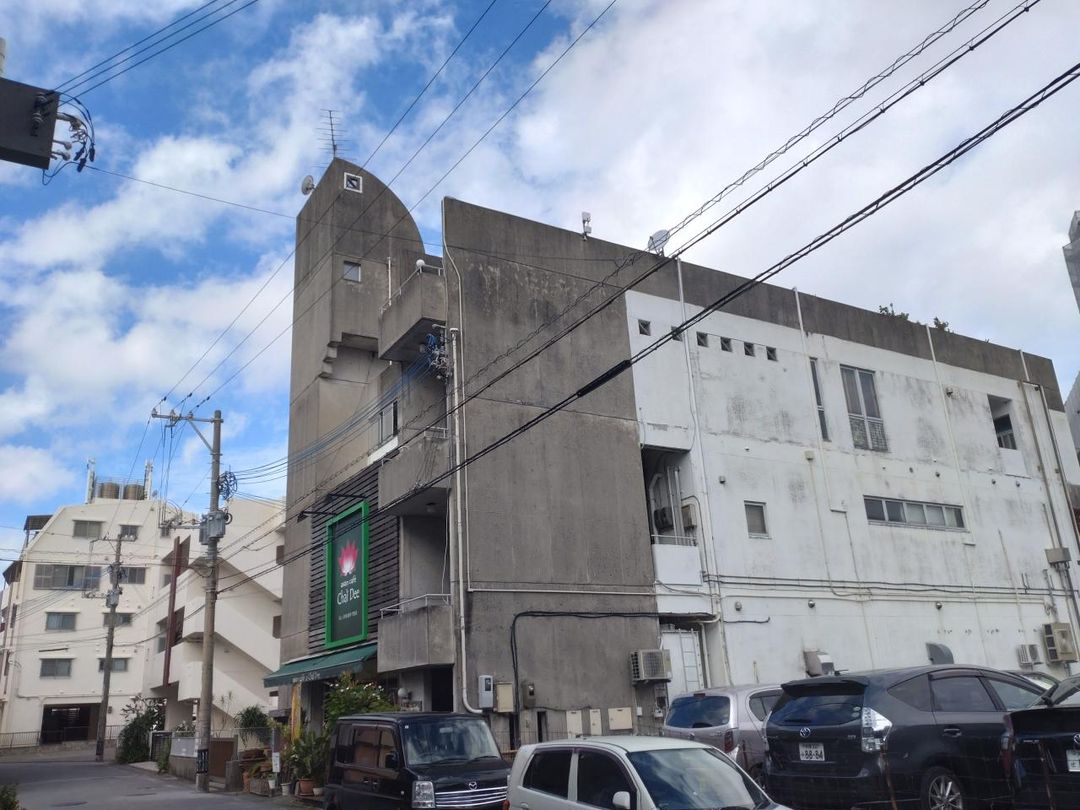 Shop with Residence for Sale in Naha, Okinawa - 572 sqm Building - Image 1