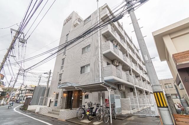 1K Apartment for Rent in Hino, Tokyo - 17.75 sqm - Thumbnail 2
