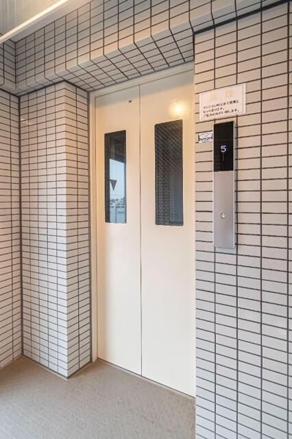 1K Apartment for Rent in Hino, Tokyo - 17.75 sqm - Thumbnail 3