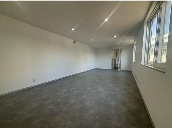 29 sqm Commercial Space for Rent in Nishi-ku, Sapporo - Thumbnail 2