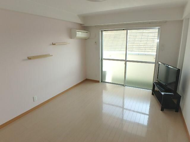 1K Apartment for Rent in Higashimatsuyama, Saitama - 19m² - Thumbnail 2