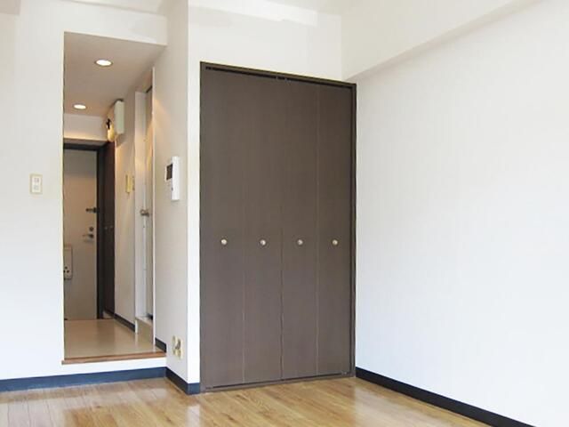 Viale Urawa Apartment for Sale Near Urawa Station, Saitama - Thumbnail 2