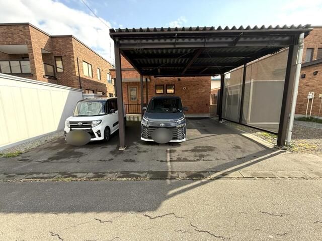 Modern 5LDK House in Asahikawa Hokkaido with Parking - Image 9