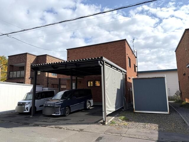 Modern 5LDK House in Asahikawa Hokkaido with Parking - Image 9