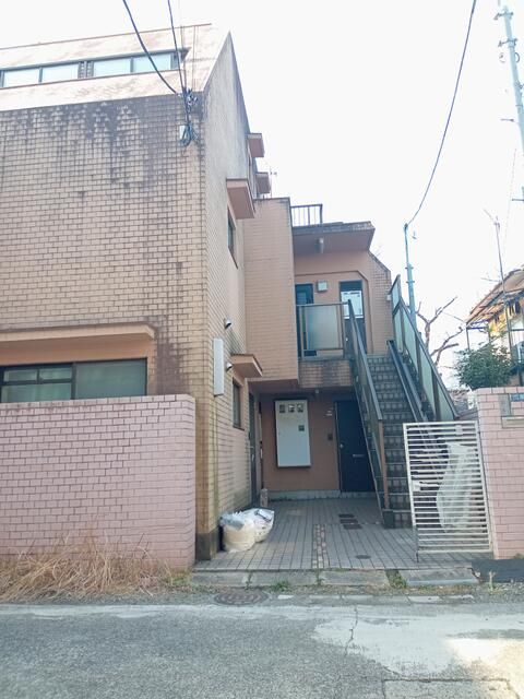 3-Story RC Apartment Building in Shinjuku, Tokyo - Thumbnail 3