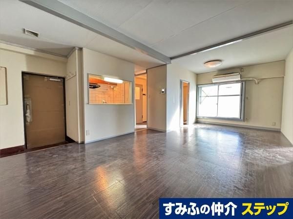 2LDK Apartment for Sale in Bunkyo, Tokyo - 70.4 sqm - Thumbnail 3