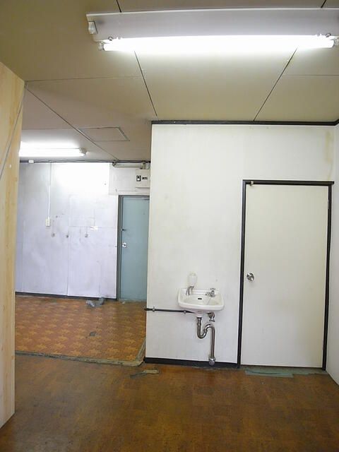 39.67 sqm Commercial Space for Rent in Akishima, Tokyo - Thumbnail 4