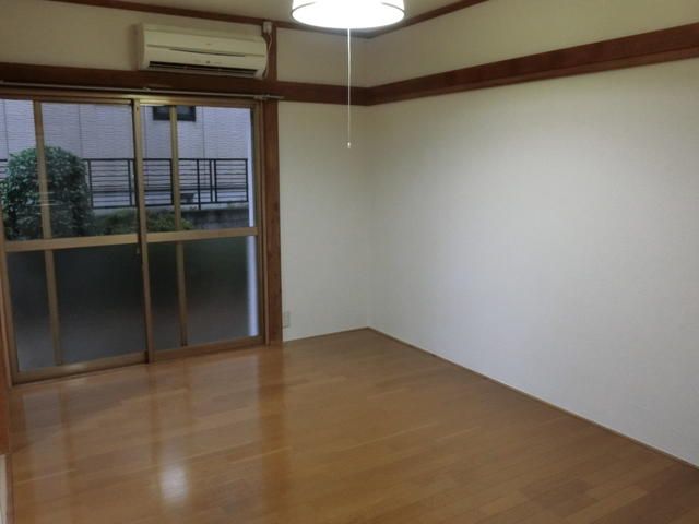 2DK Apartment for Rent in Nagatsuta, Yokohama - 40m² - Thumbnail 2