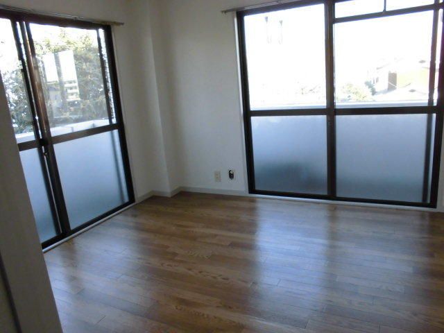 Maison Éclair 1K Apartment for Rent in Mitaka, Tokyo - Thumbnail 2
