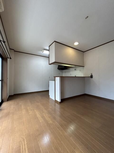 Detached House for Sale in Ohatake, Kitakyushu, Fukuoka - Thumbnail 3