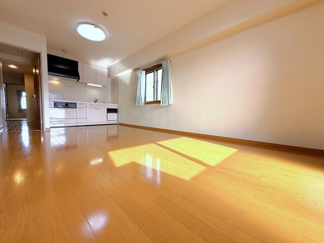 3SLDK Apartment for Sale in Kanazawa, Ishikawa - 78 sqm - Thumbnail 2