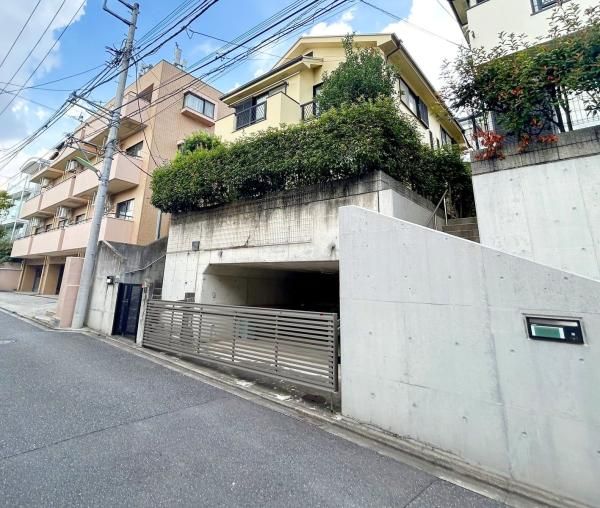 4LDK Detached House for Sale in Seijō, Setagaya, Tokyo - Main Image