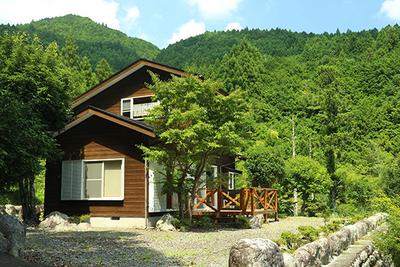 A hidden spot for a panoramic view of Mt. Fuji, Hinoki Sanso near the border with Shizuoka Prefecture: Villas, Real Estate, Properties for Sale, Hometown Information Center: Nationwide Country Living Property Data — Image 1, Nanbu, Yamanashi