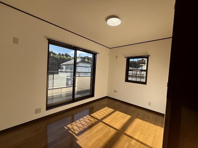 5LDK Used House in Ushiku, Ibaraki – 127.51 sqm - Thumbnail 2
