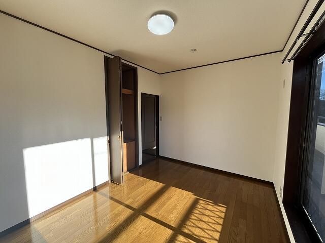 5LDK Used House in Ushiku, Ibaraki – 127.51 sqm - Thumbnail 4