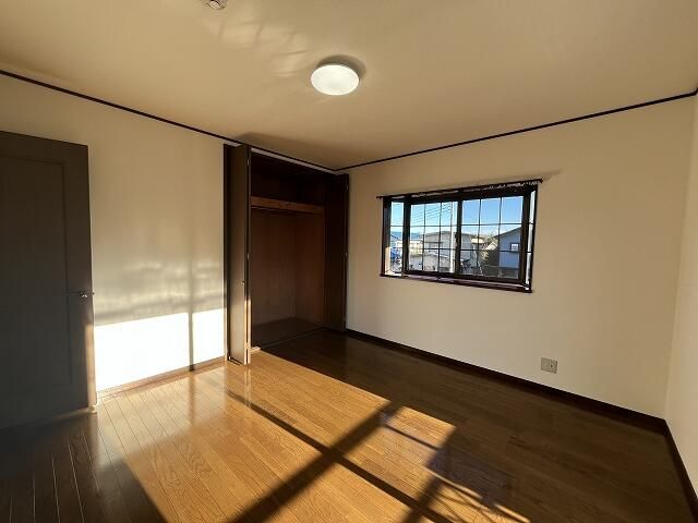 5LDK Used House in Ushiku, Ibaraki – 127.51 sqm - Thumbnail 3